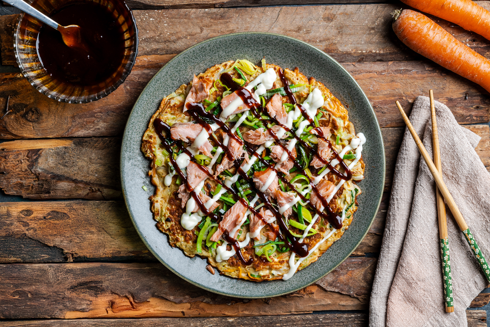 Okonomiyaki met warmgerookte zalm