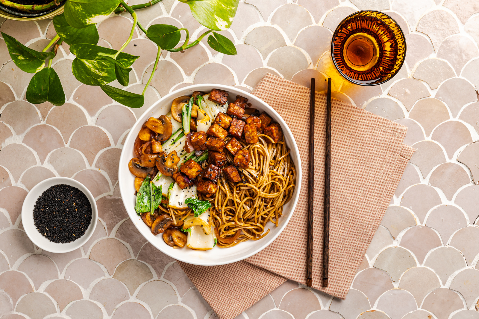 Udon noedels met tempeh